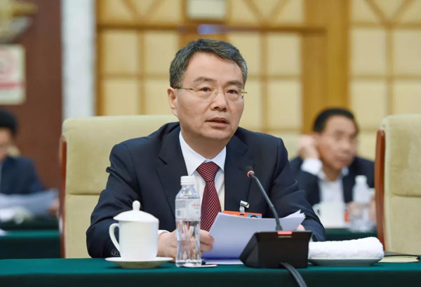 關(guān)注油耗子、公路三亂、從業(yè)資格證!徐冠巨代表講出心聲
